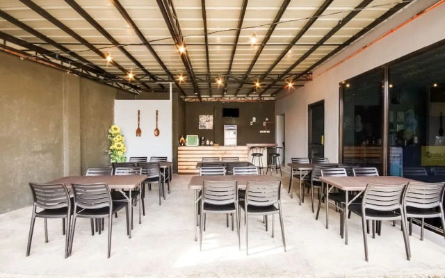 Super OYO 495 The Pocket Hotel