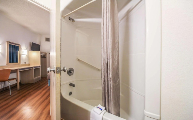 Motel 6 New Braunfels, TX