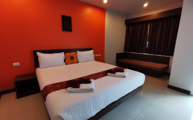 Chollada Inn Kamala