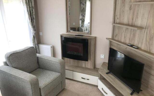 Luxury 3 Bedroom Caravan MC37, Shanklin, Isle of Wight