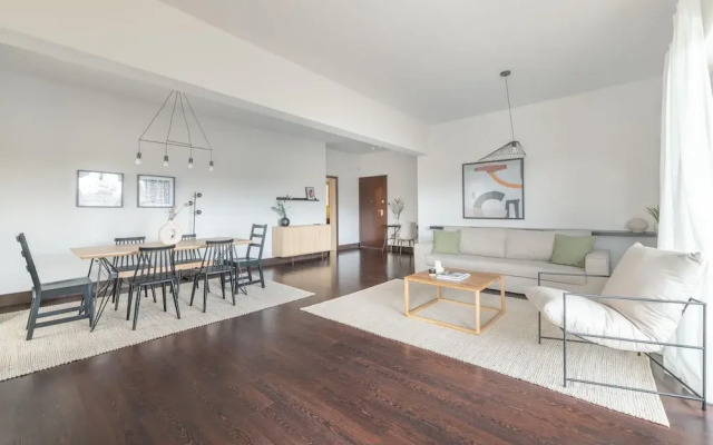 Panoramic 1BR Apt near Kallimarmaro
