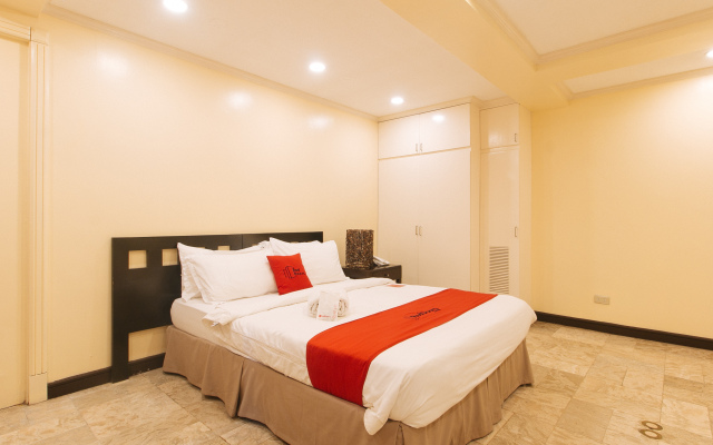 RedDoorz Premium near Greenbelt Makati