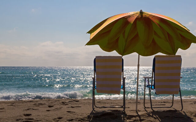 Riptide Oceanfront Hotel