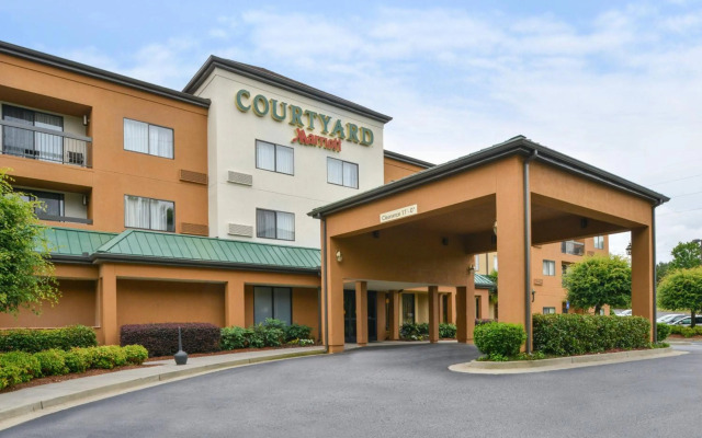 Courtyard Suwanee by Marriott