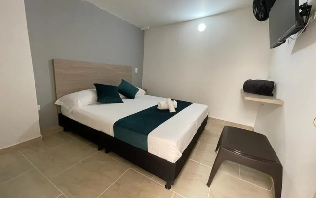 Hotel 12 Nights