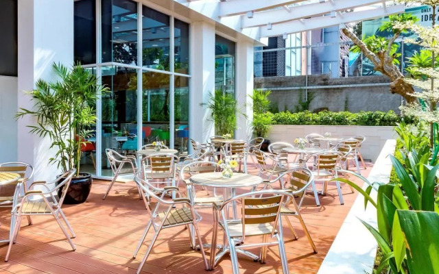 Ibis Budget Surabaya HR Muhammad