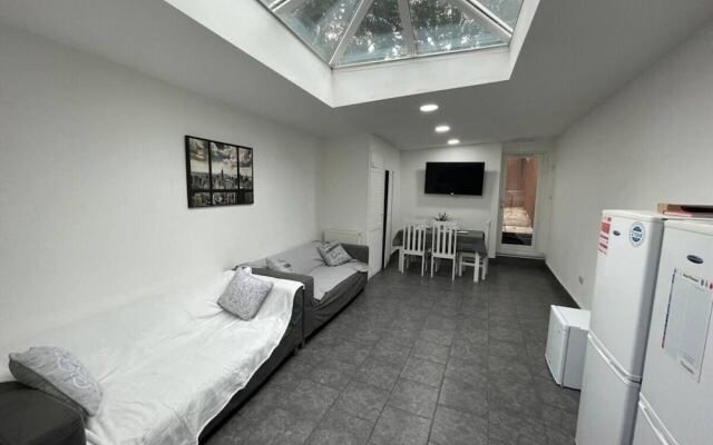 Studio Close to Selly Oak Train Station