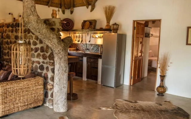 Mobola Lodge