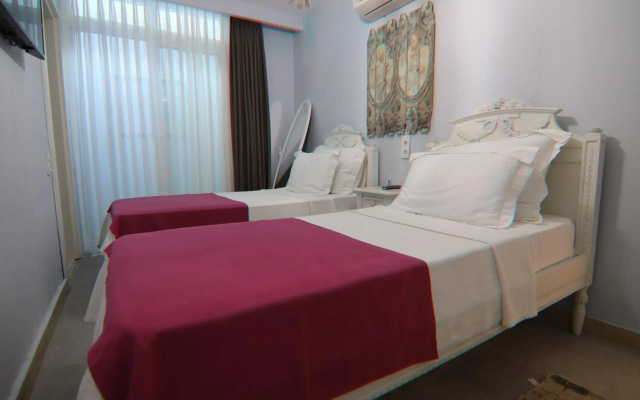 Alacaat  Otel