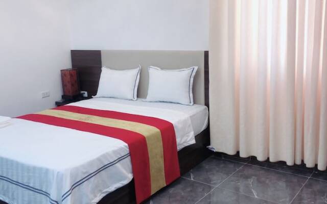 Queen Mộ Lao Hotel