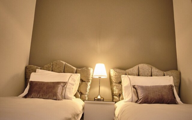 The Townhouse Simple2let Serviced Apartments