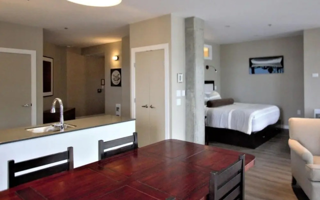 Whiskey Landing Lodge