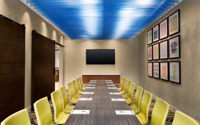 Holiday Inn Express & Suites Madison by IHG