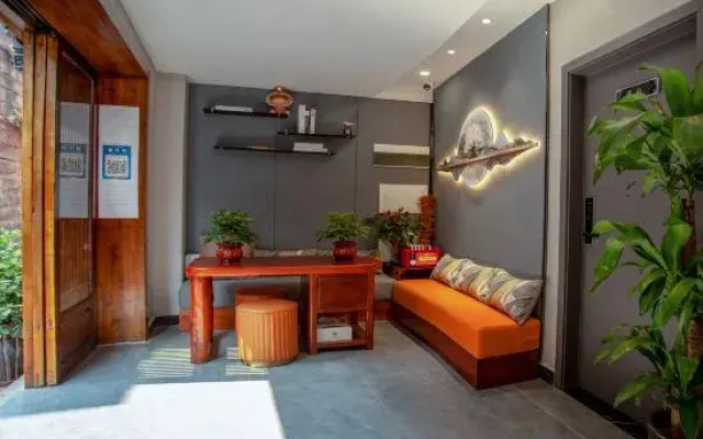 Mengyuan Diaojiaolou River View Homestay (Hongqiao Beimen Wharf Branch)