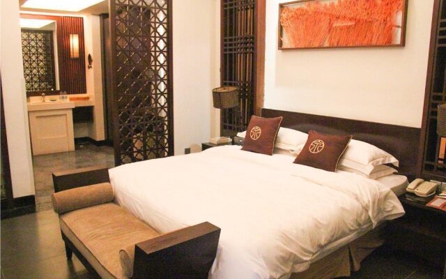 Huanxiu Resort And Spa
