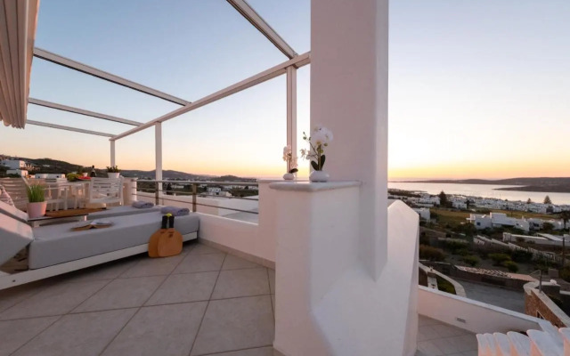Panos Luxury Suite