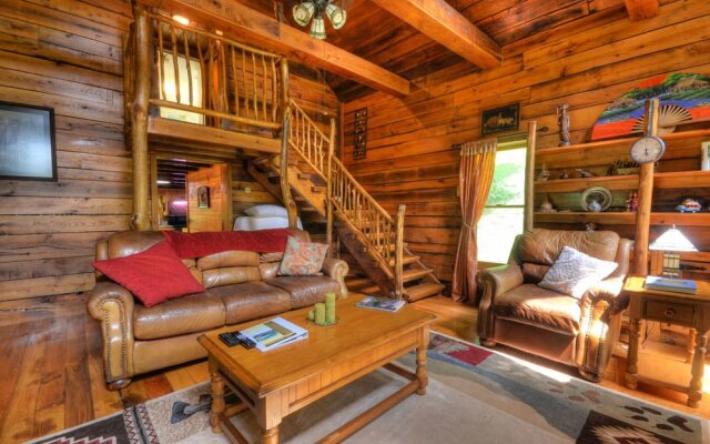 Cherokee Creekside Cabin