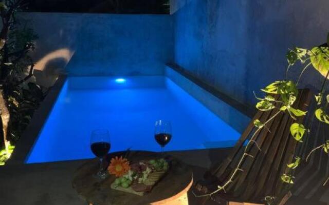 Private Full House with pool and cozy patio