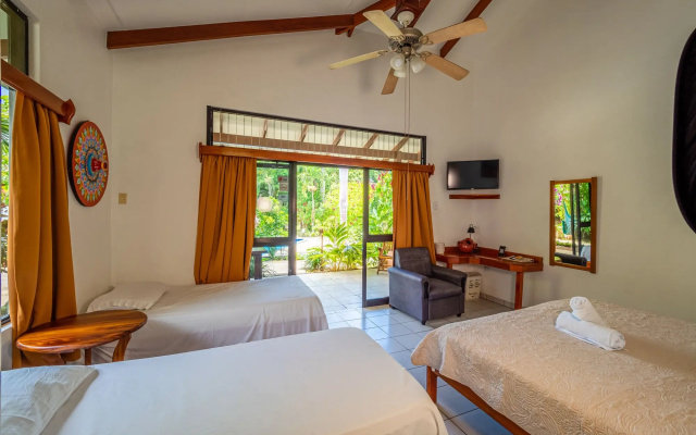 Hotel Colinas del Sol