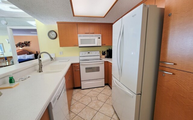 904 South Hampton 2 Bedroom Condo