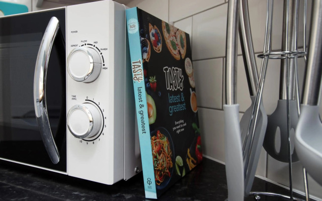 City House by Stay South Wales - sleeps 4