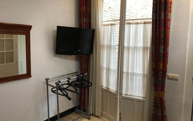 Pequeño palacete Calle Santas Patronas