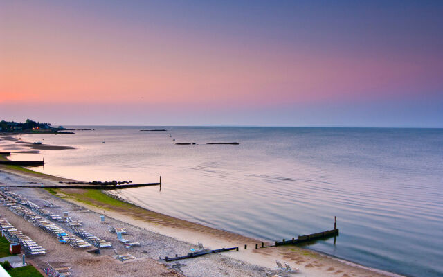 Water's Edge Resort & Spa