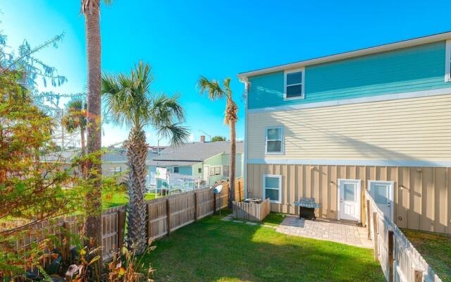 Luxury Living - Modern Beach Townhouse