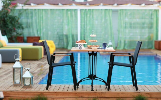 The Six Alaçatı Hotel