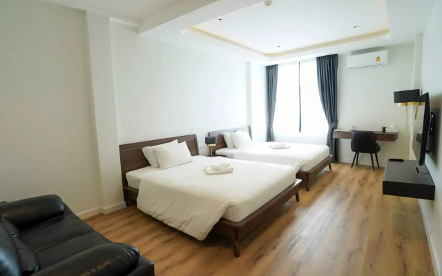 Play Poshtel & Cafe (SHA Certified)