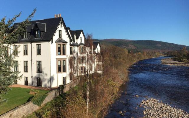 Lovely 2 bedroom apt in Ballater on the River Dee