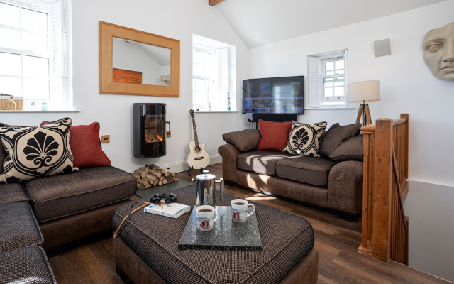 Lighthouse With Sea-views in Cumbria, No Deposit
