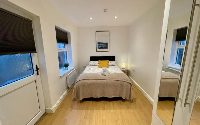 Bute Park Apartment w/ Heating + Private Bathroom
