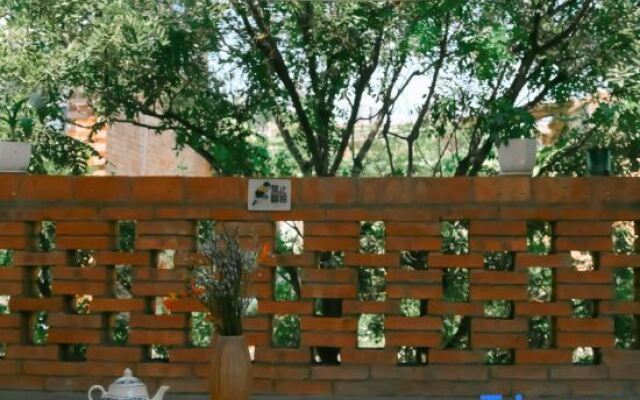 Xiangjian Shiguang Homestay (Luoqi Ancient City Cross Street Branch)