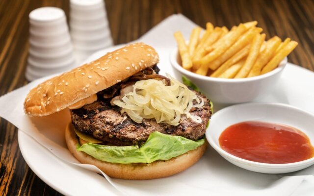 Glenmarie Hotel & Golf Resort