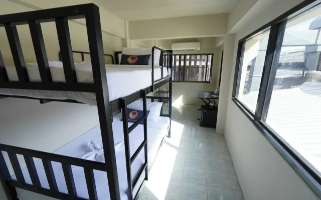 RQ Bangkok Huai Khwang by Collection O