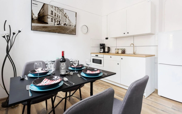 Old Town Apartment Slusarska