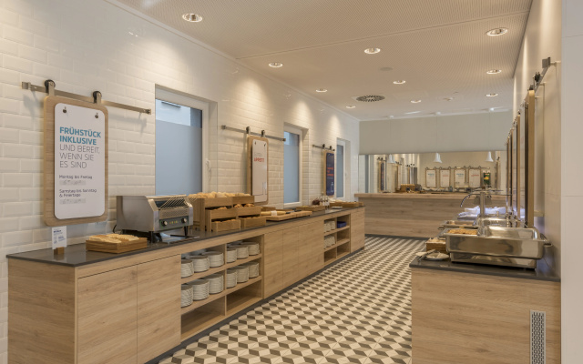 Holiday Inn Express Wuppertal - Hauptbahnhof by IHG