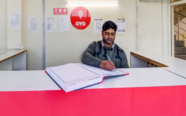 OYO 10877 Hotel R K Residency
