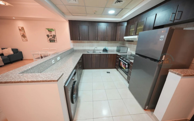 Luxury 2-Bedroom Stay in the Heart of Churchill