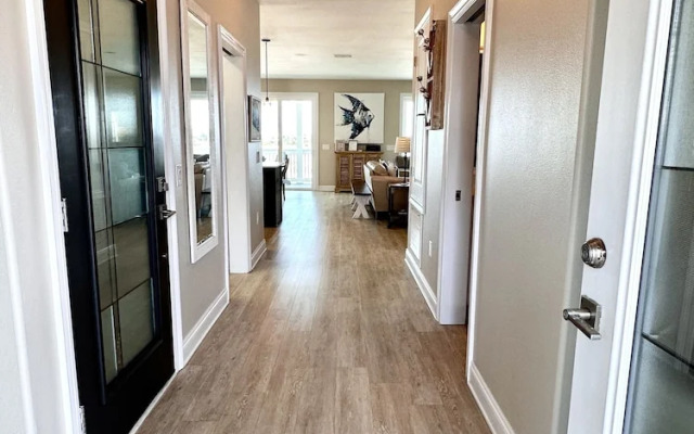 Salty Dog 5 Bedroom Home by RedAwning