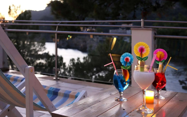 Akrotiri Beach Resort Hotel - Adults friendly