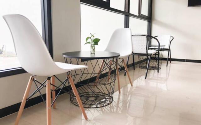 RedDoorz Plus @ Dukuh Kupang