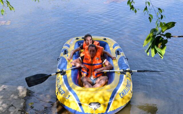 Tam Coc Lakeside Homestay