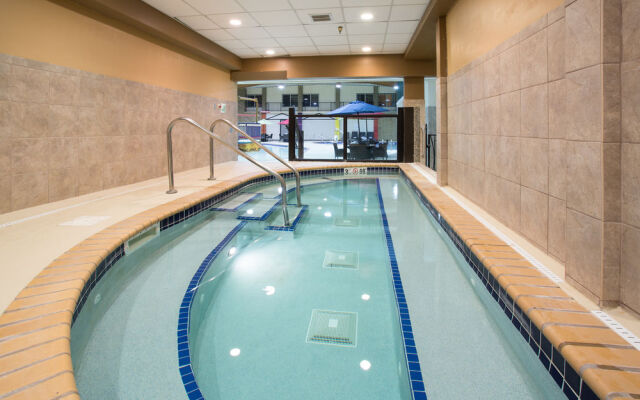 Holiday Inn Minot Riverside