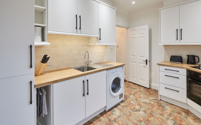 Host Stay Thamesview
