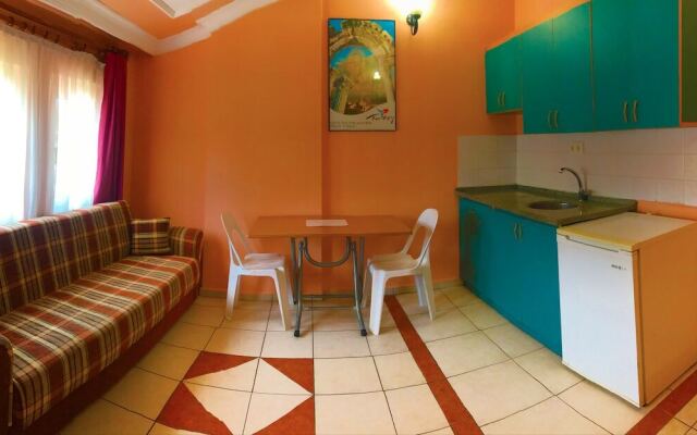 Carmina Hotel