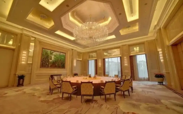 Southeast Huadu Hot Spring Hotel