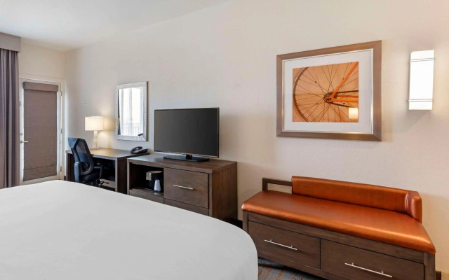Comfort Inn & Suites Brighton Denver NE Medical Center