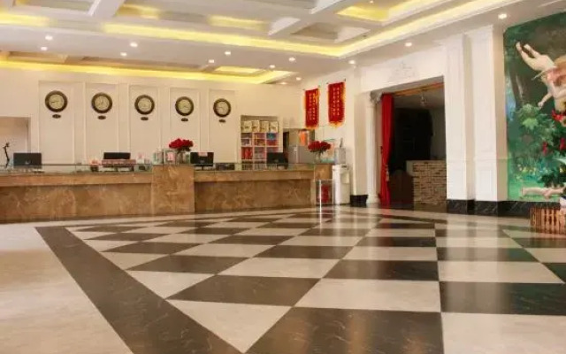 Tasteful Castle(Zaozhuang high speed railway station)